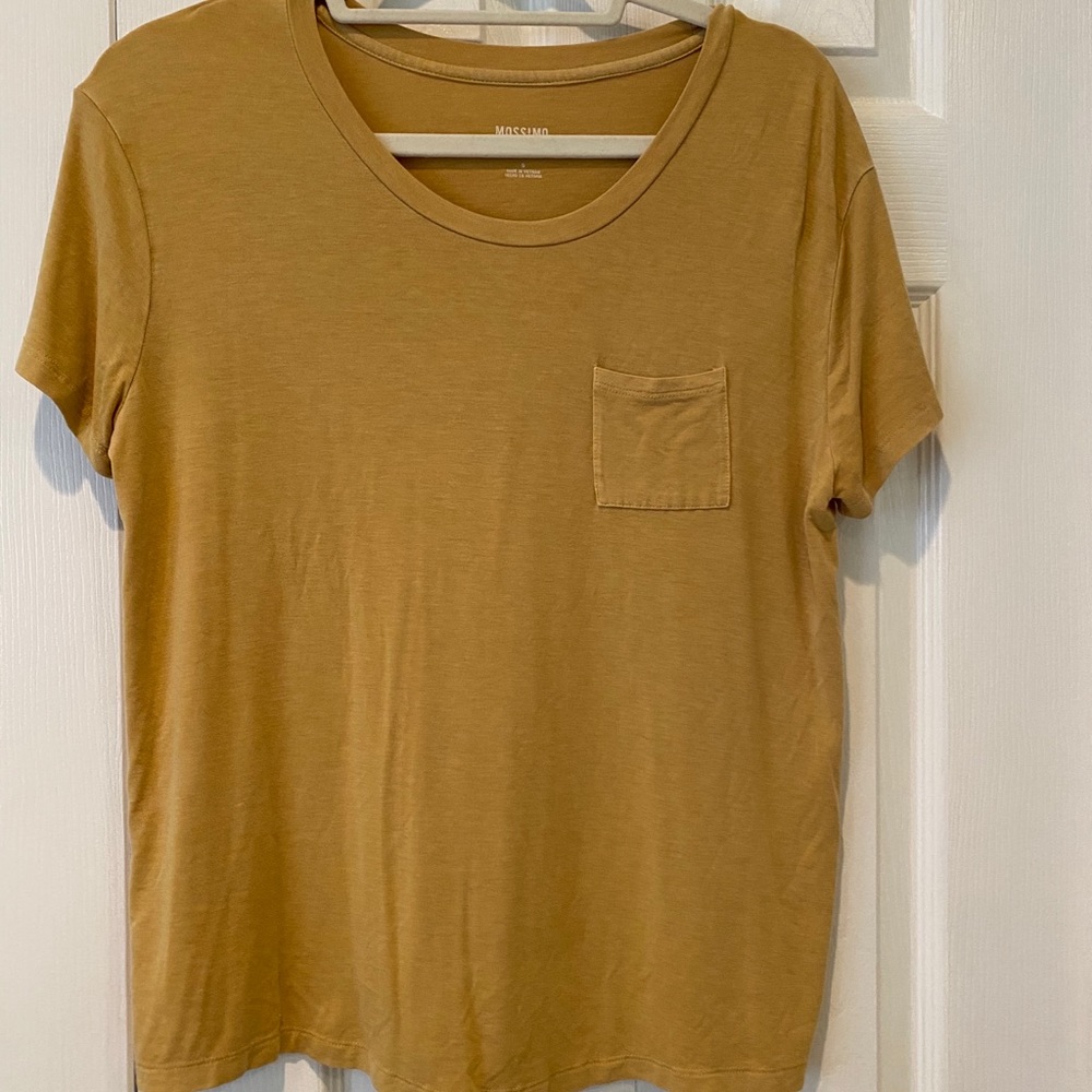 Mossimo tee shirt